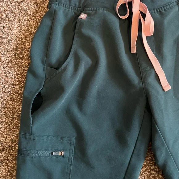 Pacific Blue Figs Scrub Set XXS/XXSP - Picture 9 of 10